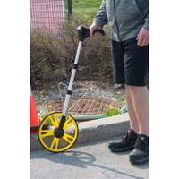 Roue d'arpentage num&eacute;rique, 12,5"/31,8 cm, Gamme de 99999,9 m, Pieds/m&egrave;tres GTA Hardware Inc