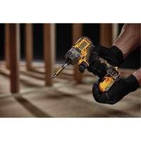 Trousse de tournevis &agrave; moteur sans balai Xtreme, 1/4", 12 V, 200 UWO couple max., Lithium-ion bloc-pile GTA Hardware Inc