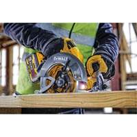 Ensemble scie circulaire sans fil Flexvolt Max** avec frein &eacute;lectrique, 7-1/4", 60 V GTA Hardware Inc