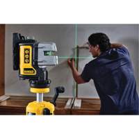 Niveau laser vert &agrave; 3 lignes GTA Hardware Inc