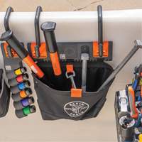 Module de poche pour quincaillerie avec crochet en S Bucket Work Centre, Nylon, 1 pochettes, Noir/Orange GTA Hardware Inc