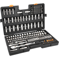 Jeu d'outils manuels pour m&eacute;canicien 90T SAE/MM avec prises 1/4", 3/8” & 1/2" GTA Hardware Inc